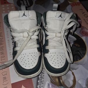 Jordan Kids Sneakers in White and Green